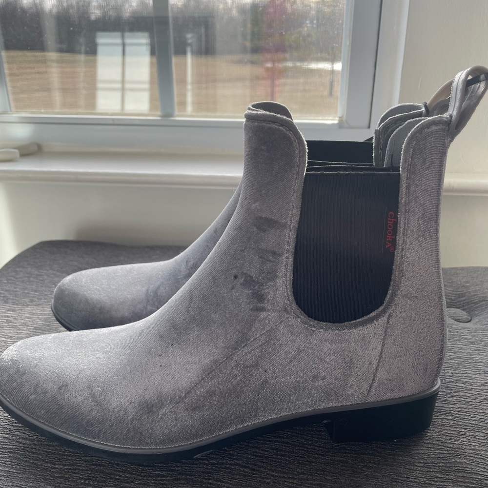 Chooka grey velvet boots 6